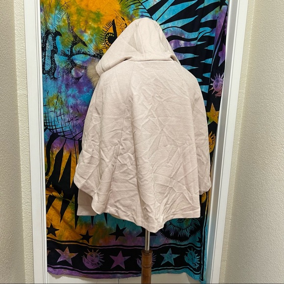 🌈 Amazing fox fur hooded coat - Picture 6 of 12